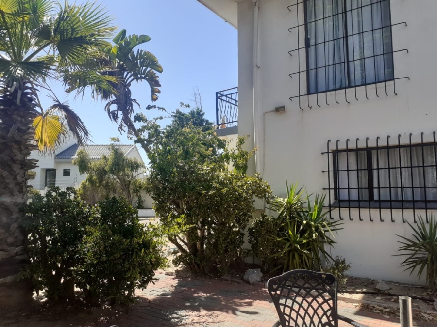 To Let 4 Bedroom Property for Rent in Country Club Western Cape